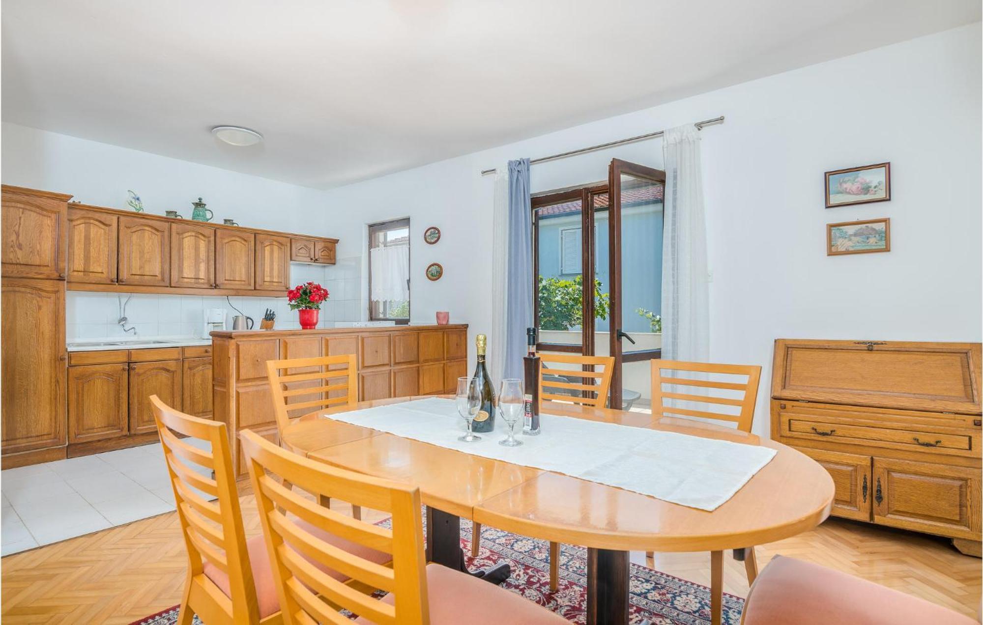 Stunning Apartment In Malinska With Kitchen Экстерьер фото